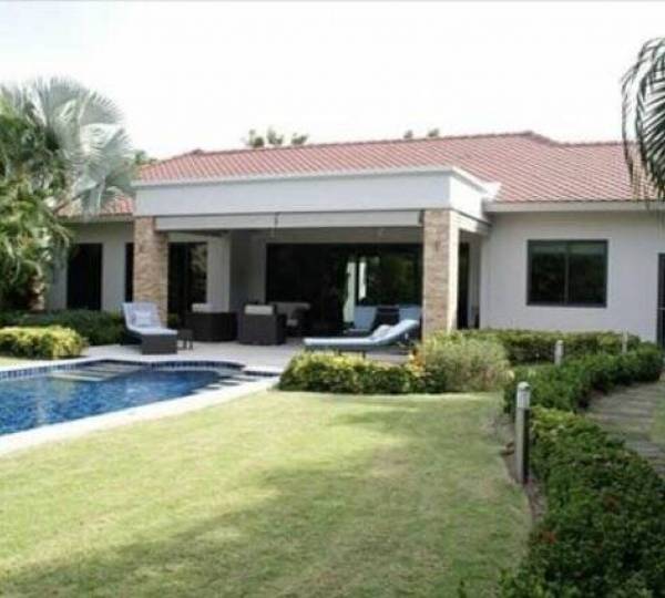 BAAN ING PHU: Outstanding Luxury 3 bed pool villa on good sized plot and feature pool.