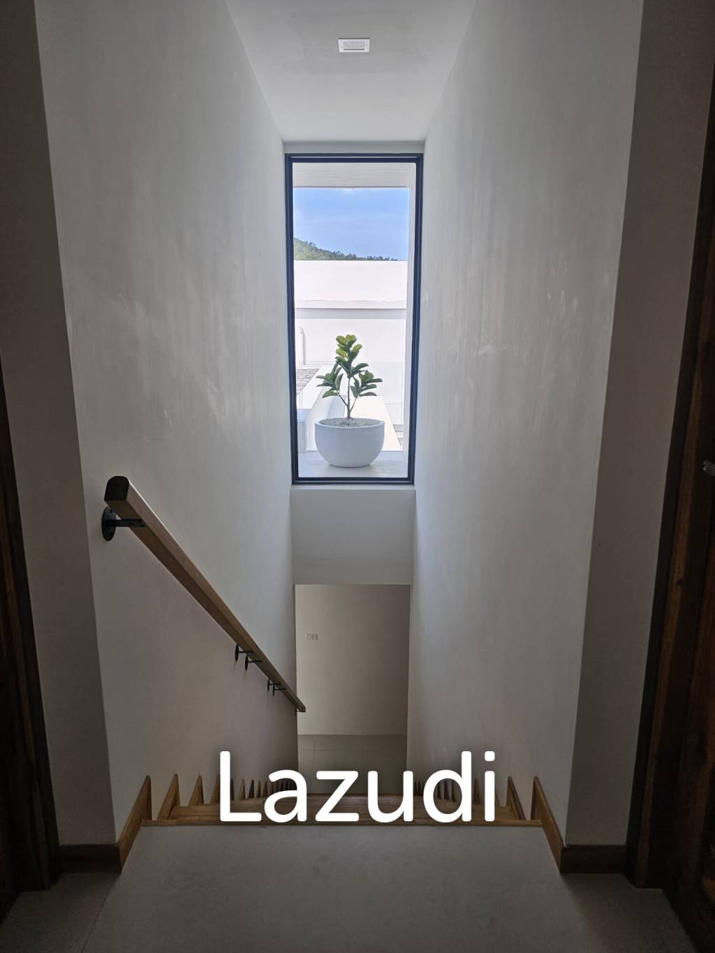 Brand New 3-Bedroom Modern Villa with Partial Sea Views in Plai Laem