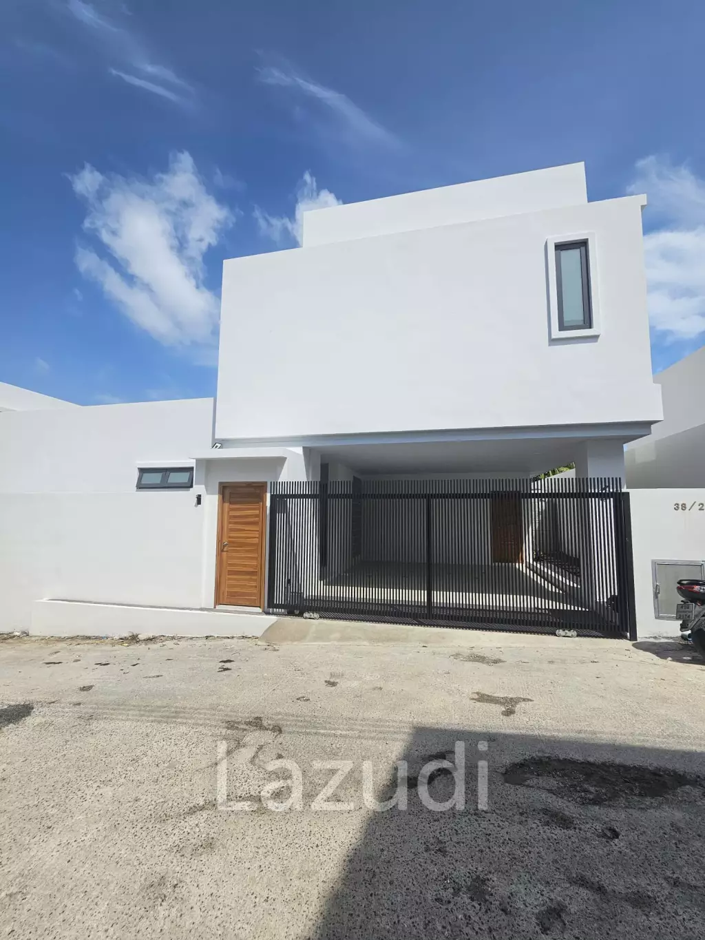Brand New 3-Bedroom Modern Villa with Partial Sea Views in Plai Laem