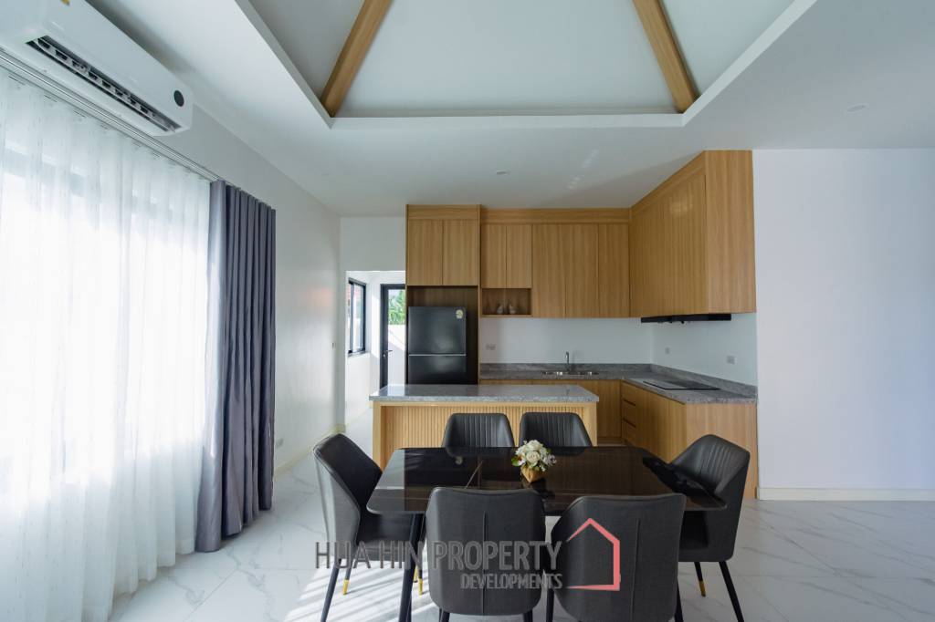 293 sqm modern pool villa in Cha-Am Blue Sky project