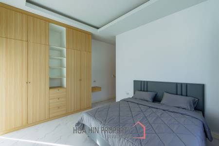 293 sqm modern pool villa in Cha-Am Blue Sky project