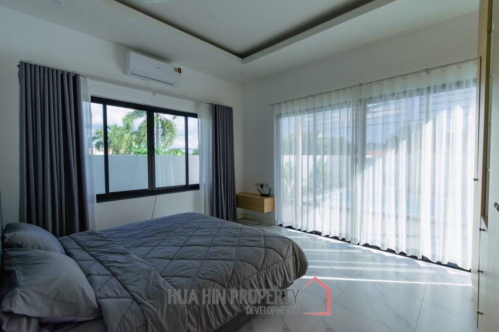 293 sqm modern pool villa in Cha-Am Blue Sky project