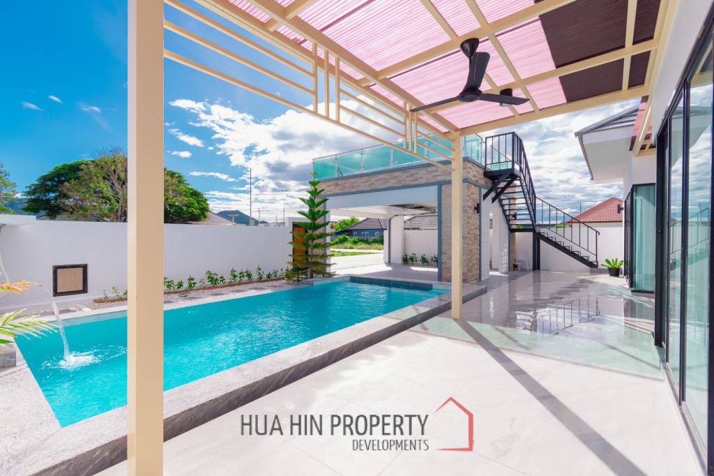 293 sqm modern pool villa in Cha-Am Blue Sky project