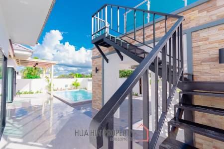 293 sqm modern pool villa in Cha-Am Blue Sky project