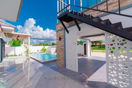 293 sqm modern pool villa in Cha-Am Blue Sky project