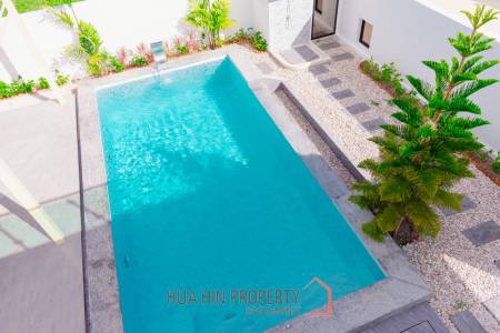 293 sqm modern pool villa in Cha-Am Blue Sky project