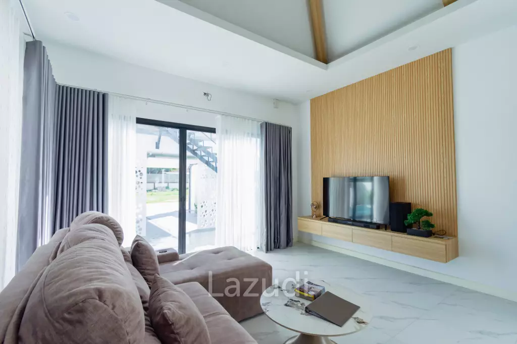 293 sqm modern pool villa in Cha-Am Blue Sky project