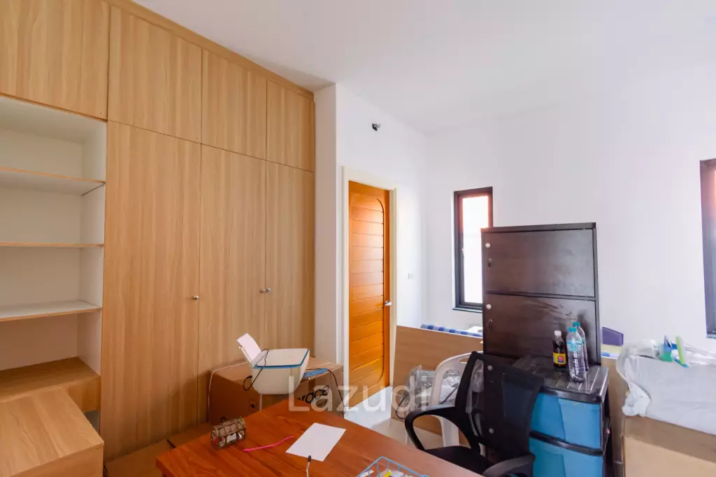 293 sqm modern pool villa in Cha-Am Blue Sky project
