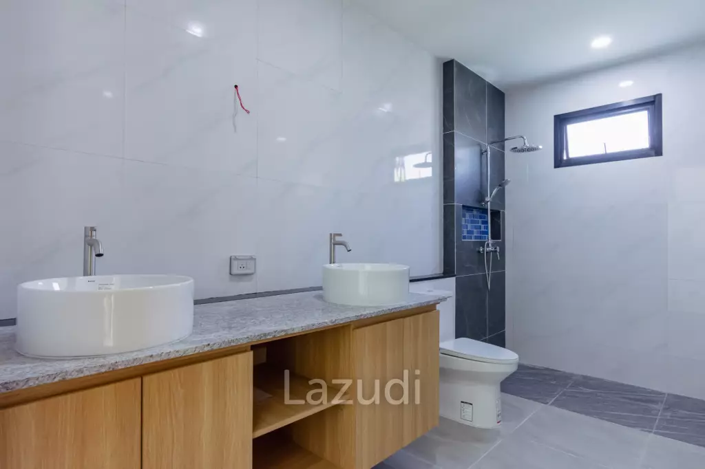293 sqm modern pool villa in Cha-Am Blue Sky project