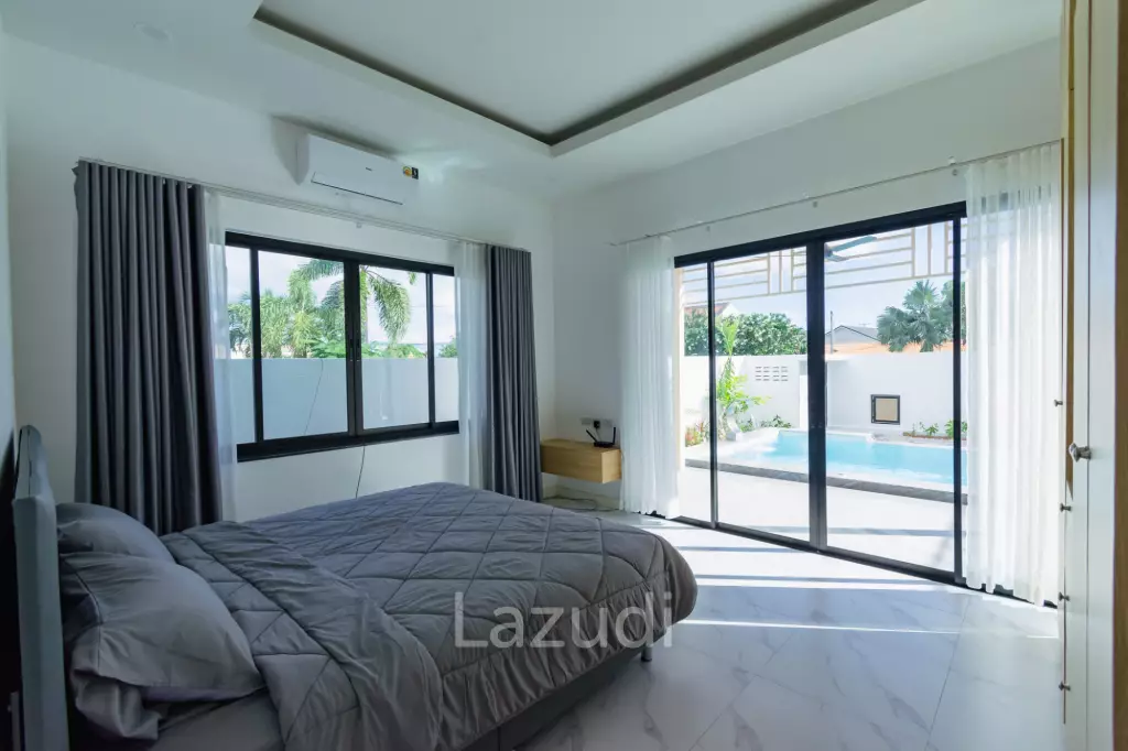 293 sqm modern pool villa in Cha-Am Blue Sky project