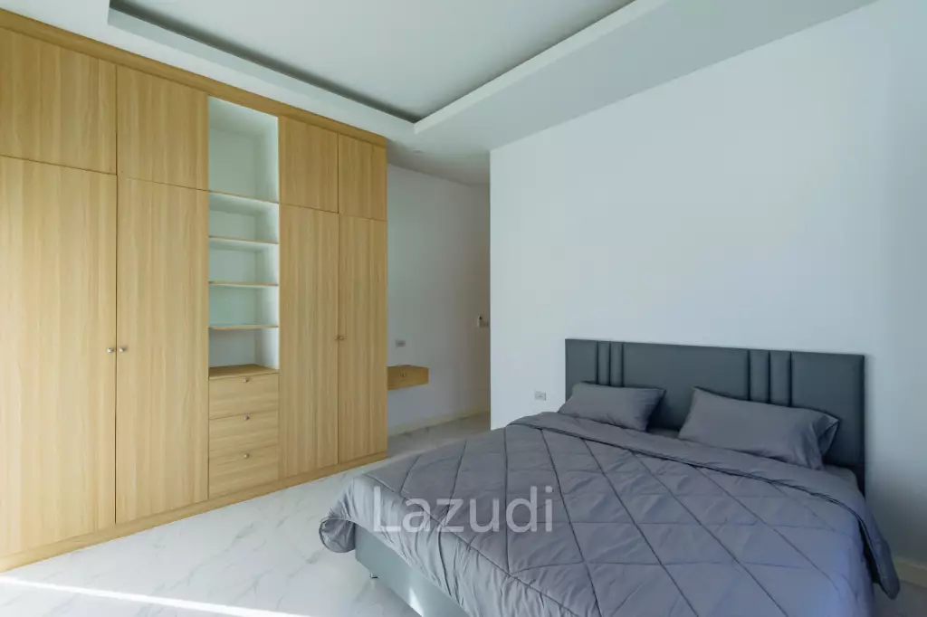 293 sqm modern pool villa in Cha-Am Blue Sky project