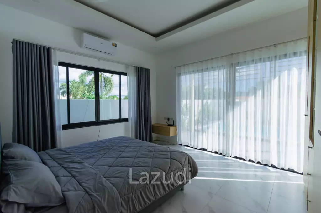 293 sqm modern pool villa in Cha-Am Blue Sky project