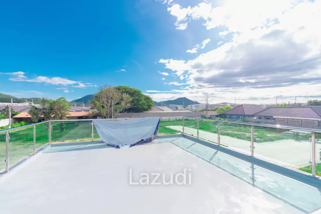 293 sqm modern pool villa in Cha-Am Blue Sky project