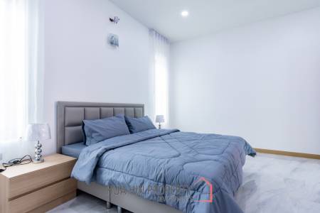 225 sqm Modern Pool Villa with Rooftop Terrace in Hua Hin City