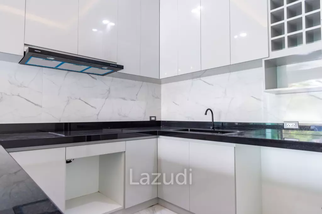 225 sqm Modern Pool Villa with Rooftop Terrace in Hua Hin City