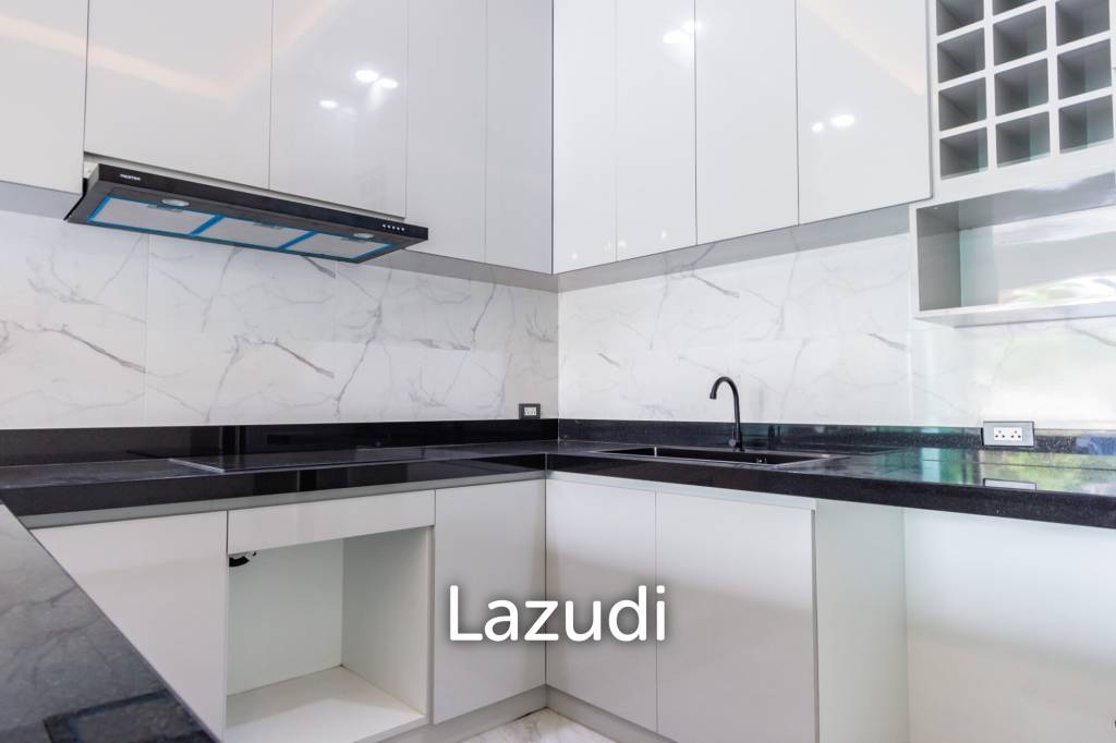 225 sqm Modern Pool Villa with Rooftop Terrace in Hua Hin City