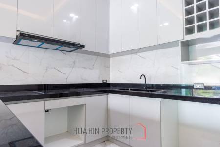 225 sqm Modern Pool Villa with Rooftop Terrace in Hua Hin City