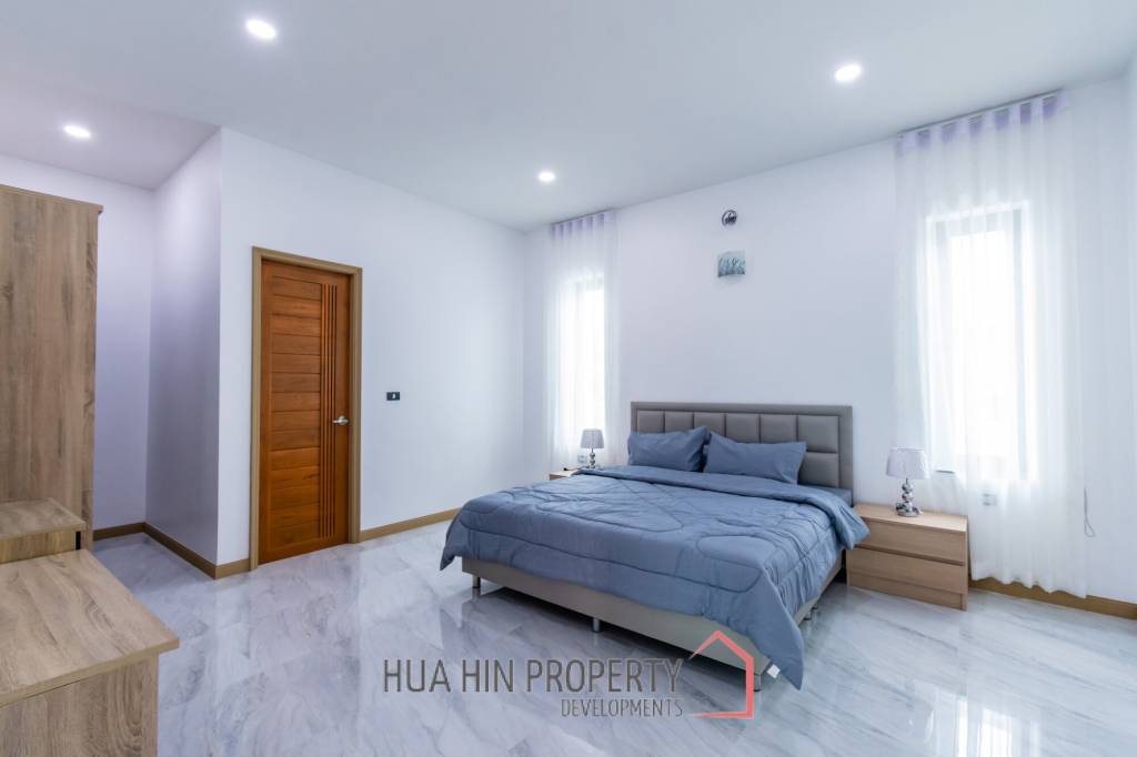225 sqm Modern Pool Villa with Rooftop Terrace in Hua Hin City