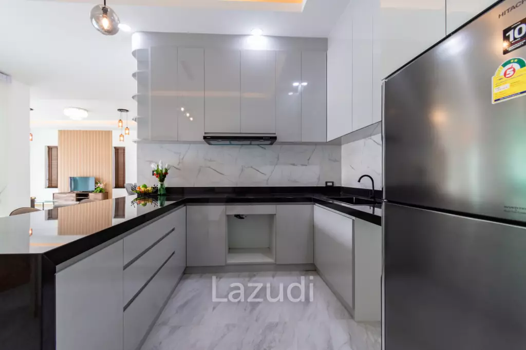 225 sqm Modern Pool Villa with Rooftop Terrace in Hua Hin City