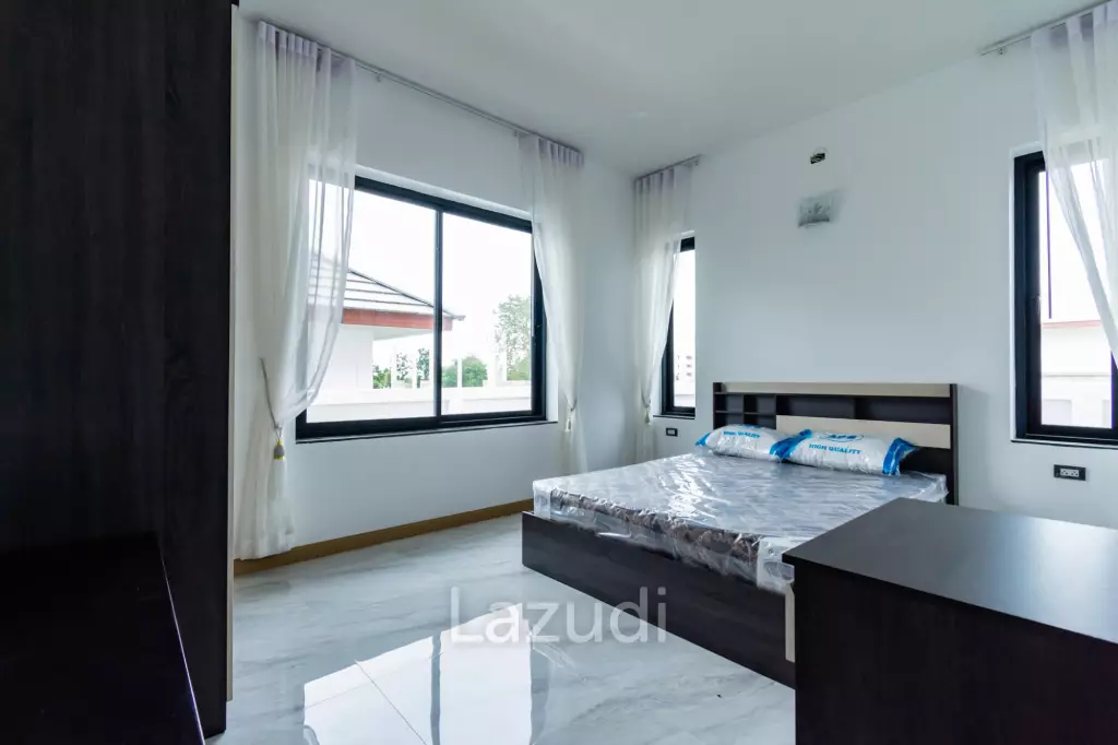225 sqm Modern Pool Villa with Rooftop Terrace in Hua Hin City