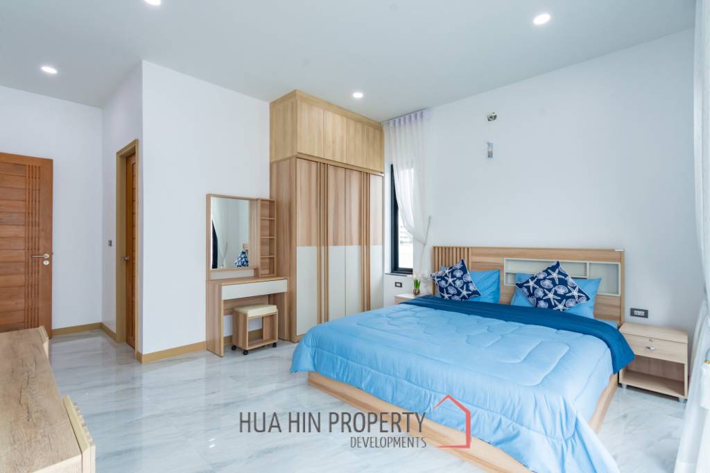 225 sqm Modern Pool Villa with Rooftop Terrace in Hua Hin City