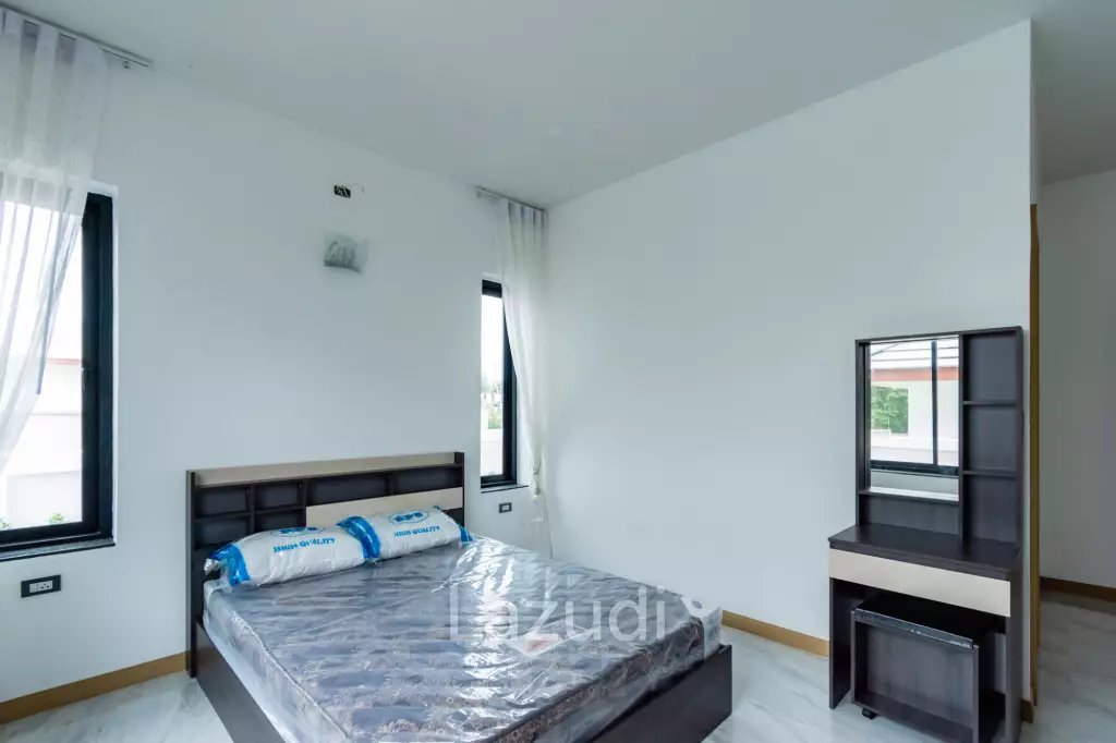 225 sqm Modern Pool Villa with Rooftop Terrace in Hua Hin City