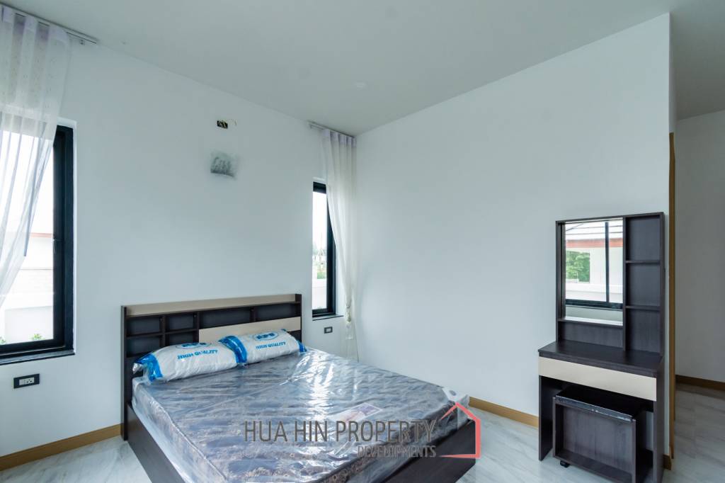 225 sqm Modern Pool Villa with Rooftop Terrace in Hua Hin City