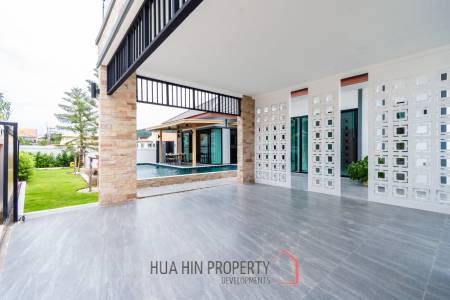225 sqm Modern Pool Villa with Rooftop Terrace in Hua Hin City