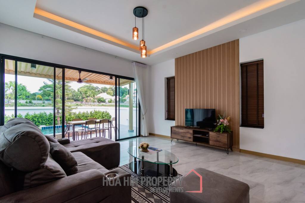 225 sqm Modern Pool Villa with Rooftop Terrace in Hua Hin City
