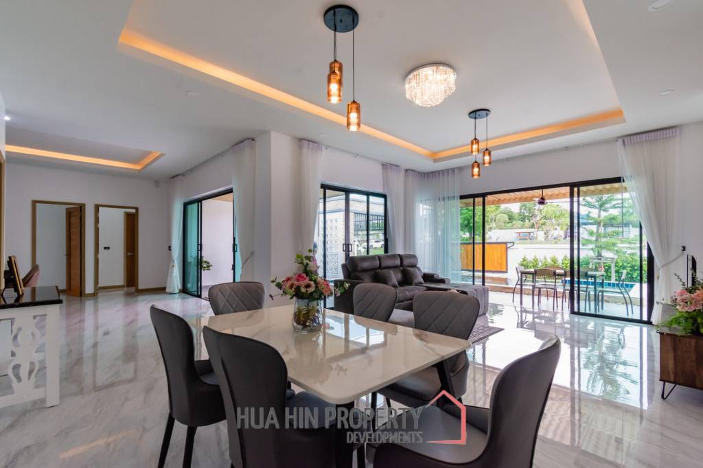 225 sqm Modern Pool Villa with Rooftop Terrace in Hua Hin City