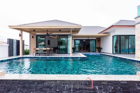 225 sqm Modern Pool Villa with Rooftop Terrace in Hua Hin City