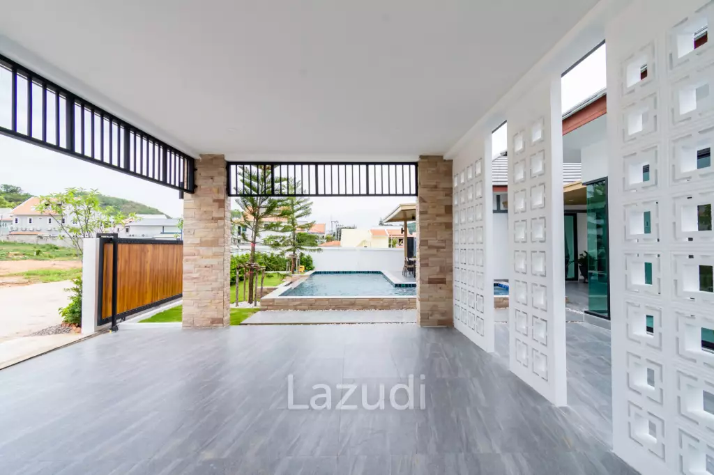 225 sqm Modern Pool Villa with Rooftop Terrace in Hua Hin City