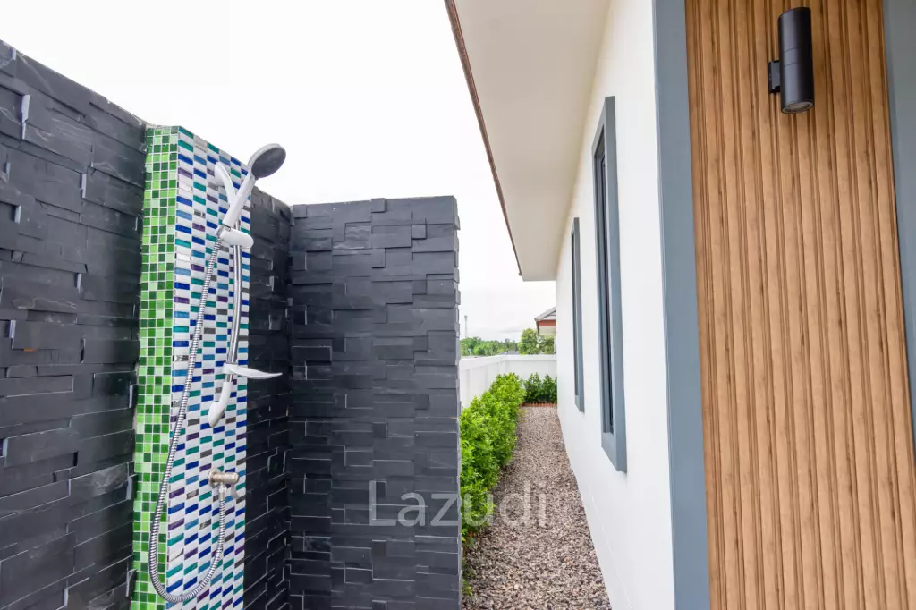 225 sqm Modern Pool Villa with Rooftop Terrace in Hua Hin City
