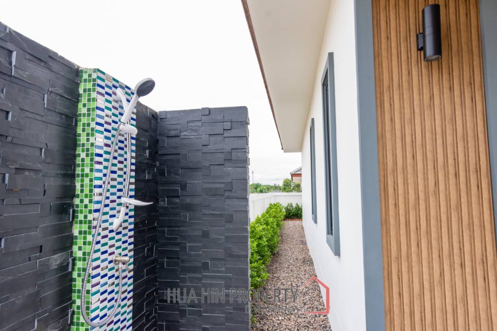 225 sqm Modern Pool Villa with Rooftop Terrace in Hua Hin City