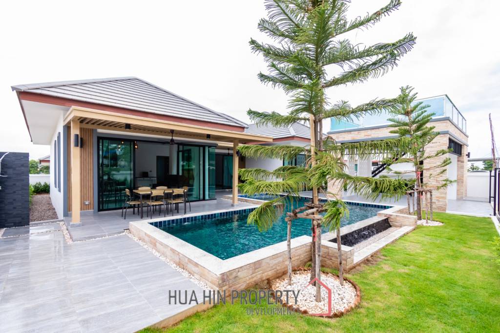 225 sqm Modern Pool Villa with Rooftop Terrace in Hua Hin City
