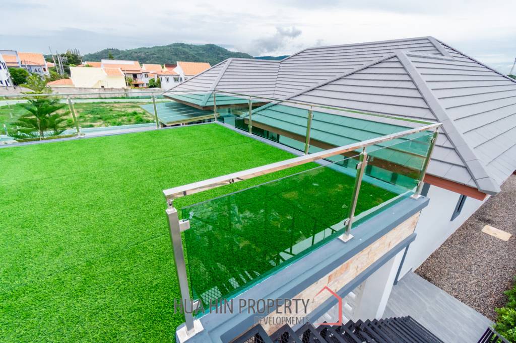 225 sqm Modern Pool Villa with Rooftop Terrace in Hua Hin City