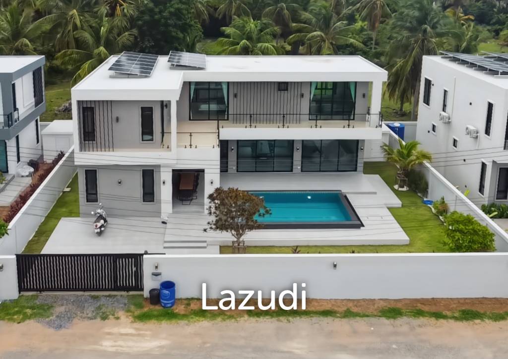 พูลวิลล่า4 ห้องนอน พร้อมโซลาร์เซลล์ในสามร้อยยอด