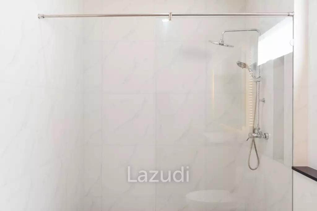 260 sqm modern villa with pool and rooftop terrace in Hua Hin City