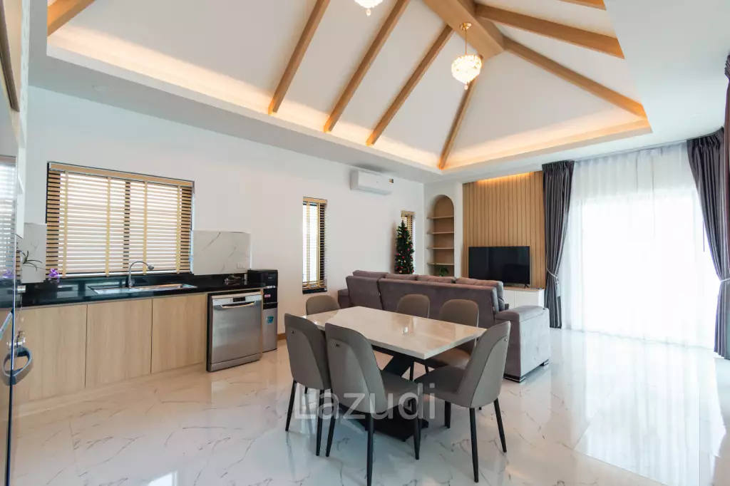 260 sqm modern villa with pool and rooftop terrace in Hua Hin City