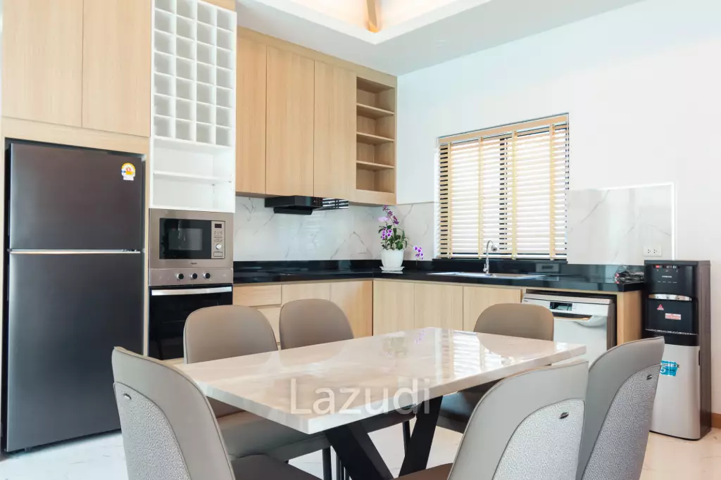 260 sqm modern villa with pool and rooftop terrace in Hua Hin City