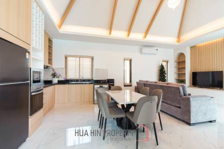 260 sqm modern villa with pool and rooftop terrace in Hua Hin City