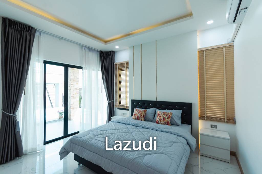 260 sqm modern villa with pool and rooftop terrace in Hua Hin City