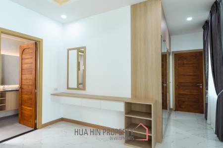 260 sqm modern villa with pool and rooftop terrace in Hua Hin City