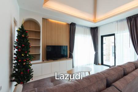 205 sqm modern villa with pool and rooftop terrace in Hua Hin City