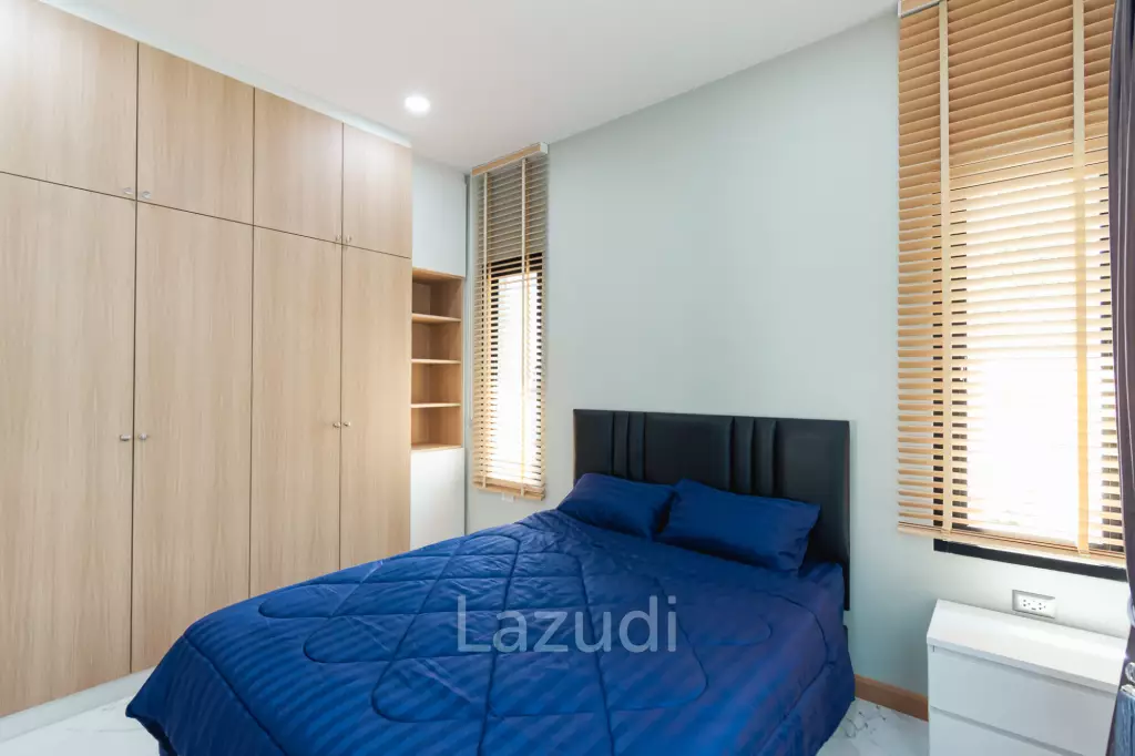 260 sqm modern villa with pool and rooftop terrace in Hua Hin City