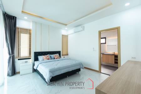 260 sqm modern villa with pool and rooftop terrace in Hua Hin City
