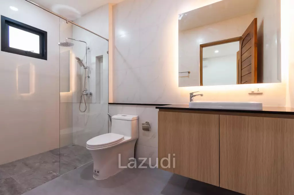 260 sqm modern villa with pool and rooftop terrace in Hua Hin City