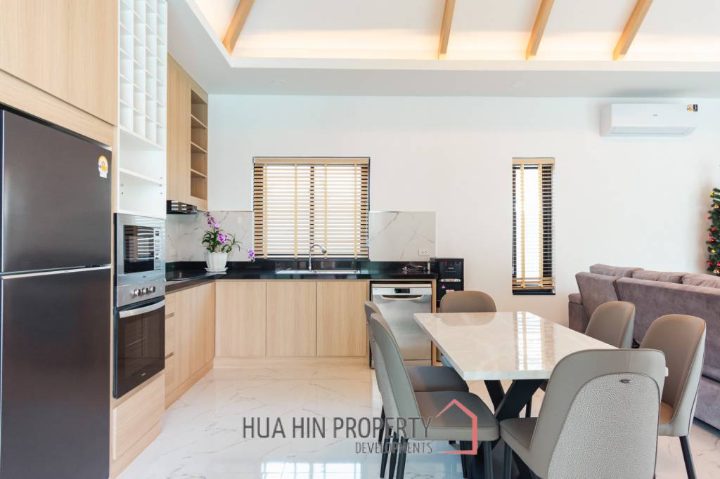260 sqm modern villa with pool and rooftop terrace in Hua Hin City