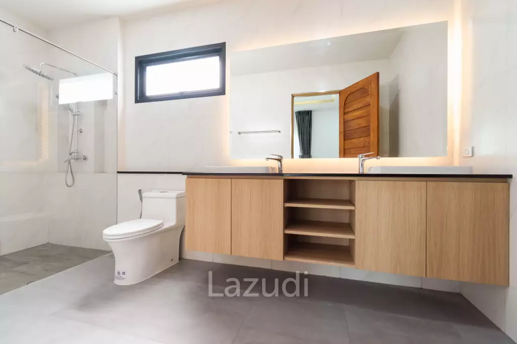 260 sqm modern villa with pool and rooftop terrace in Hua Hin City