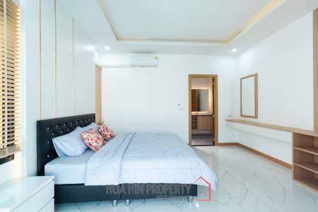 260 sqm modern villa with pool and rooftop terrace in Hua Hin City